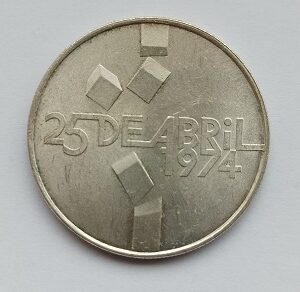 Moeda de 100 escudos do 25 abril 1974