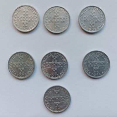 Moedas de 10 centavos brancos