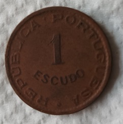 Moeda 1$00 Angola de 1956